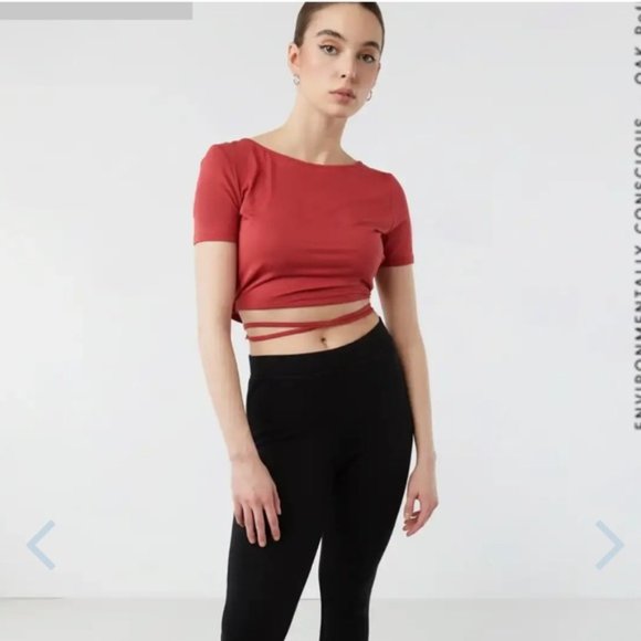 Oak and Fort Cropped Tee with Waist Ties - Picture 2 of 7